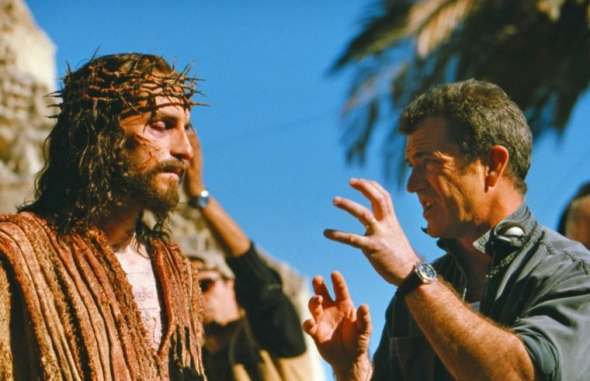 mel-gibson-directs-actor-jim-caviezel-the-passion-of-the-christ